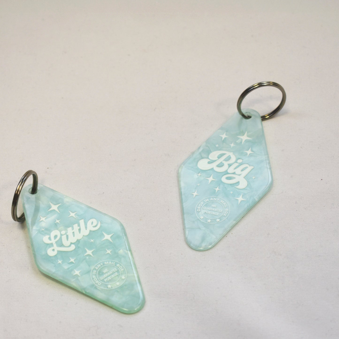 Little - Vintage Motel Keychain - Blue