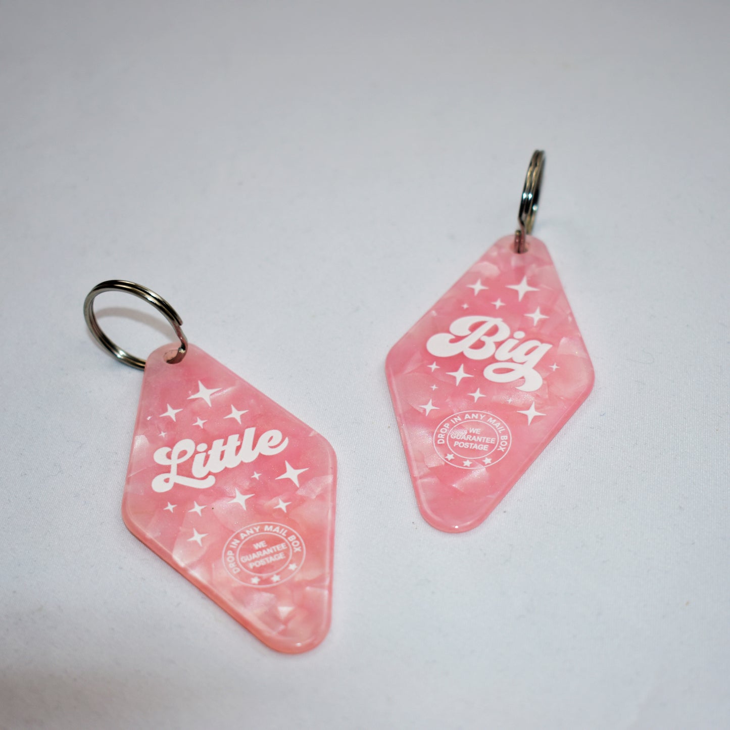 Big - Vintage Motel Keychain - Pink
